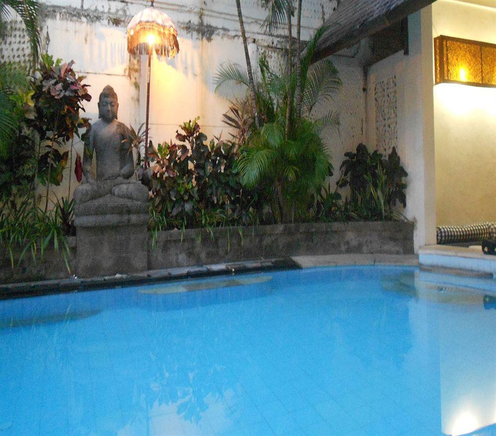 Capital O 93809 Wida Hotel Legian Dış mekan fotoğraf