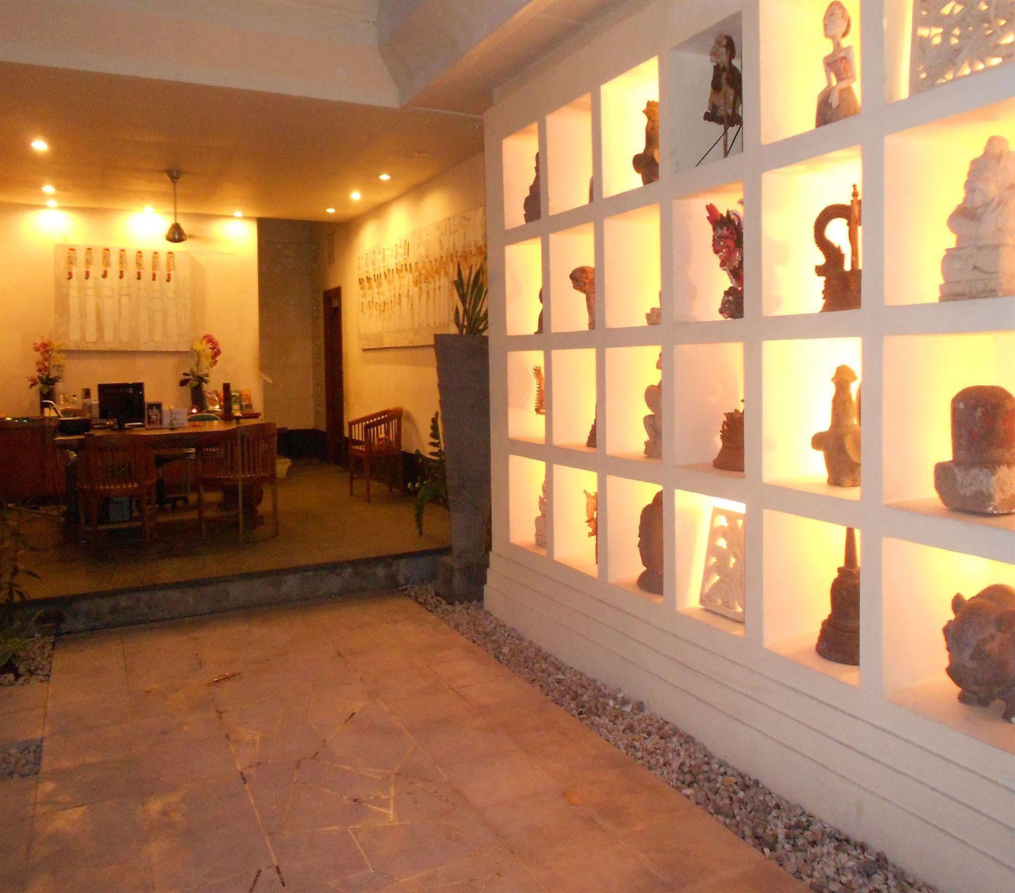 Capital O 93809 Wida Hotel Legian Dış mekan fotoğraf