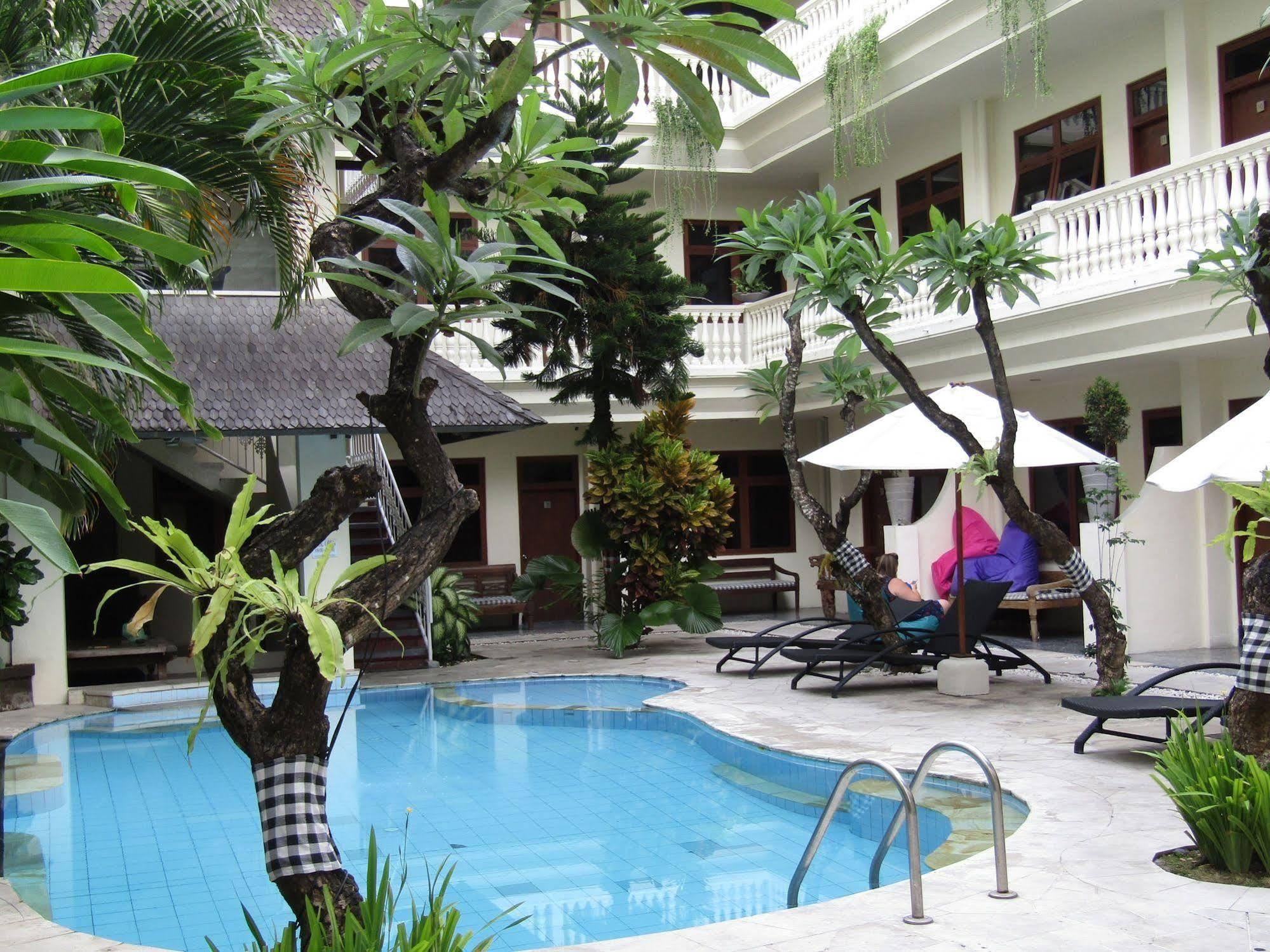 Capital O 93809 Wida Hotel Legian Dış mekan fotoğraf