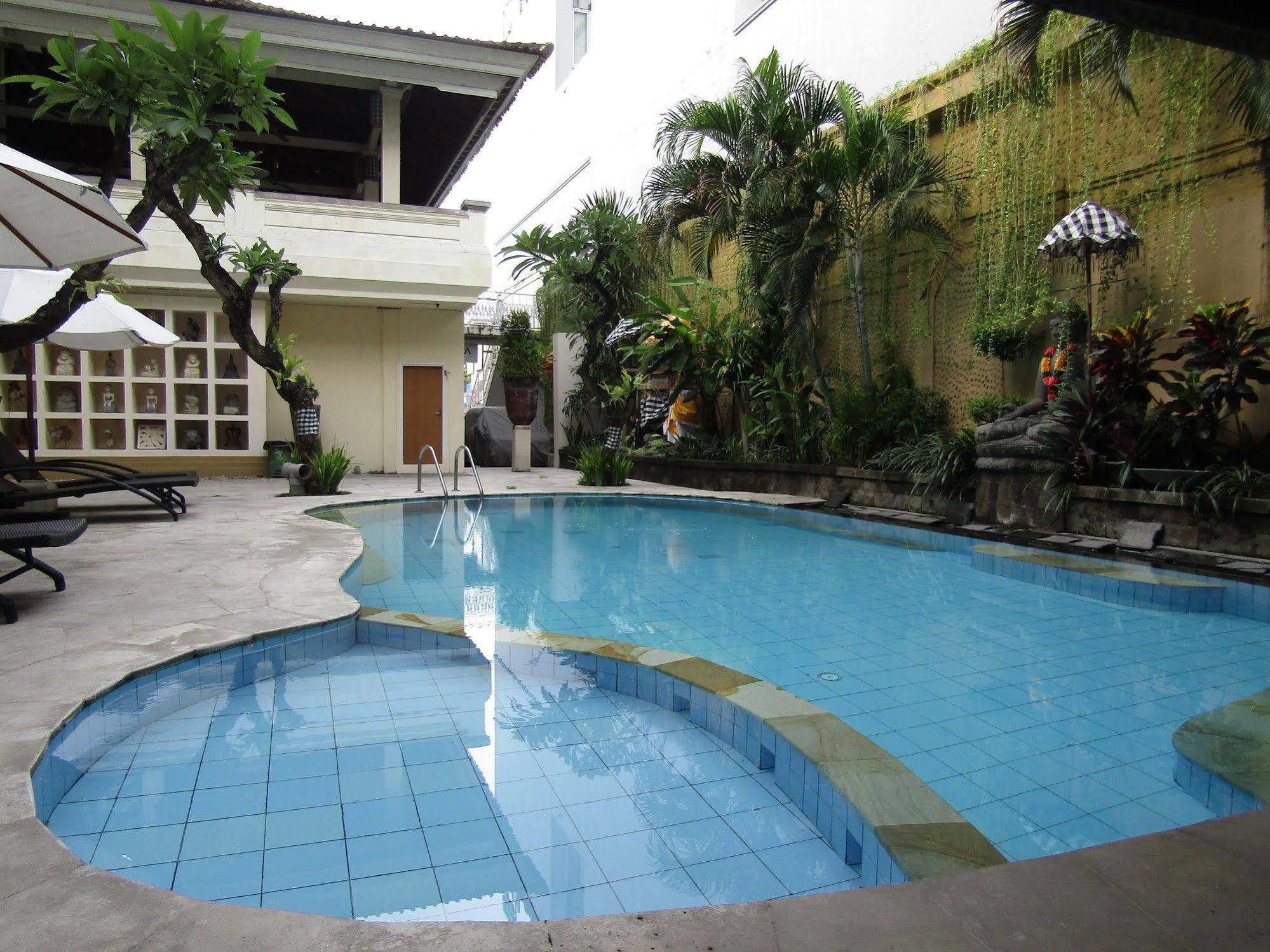 Capital O 93809 Wida Hotel Legian Dış mekan fotoğraf