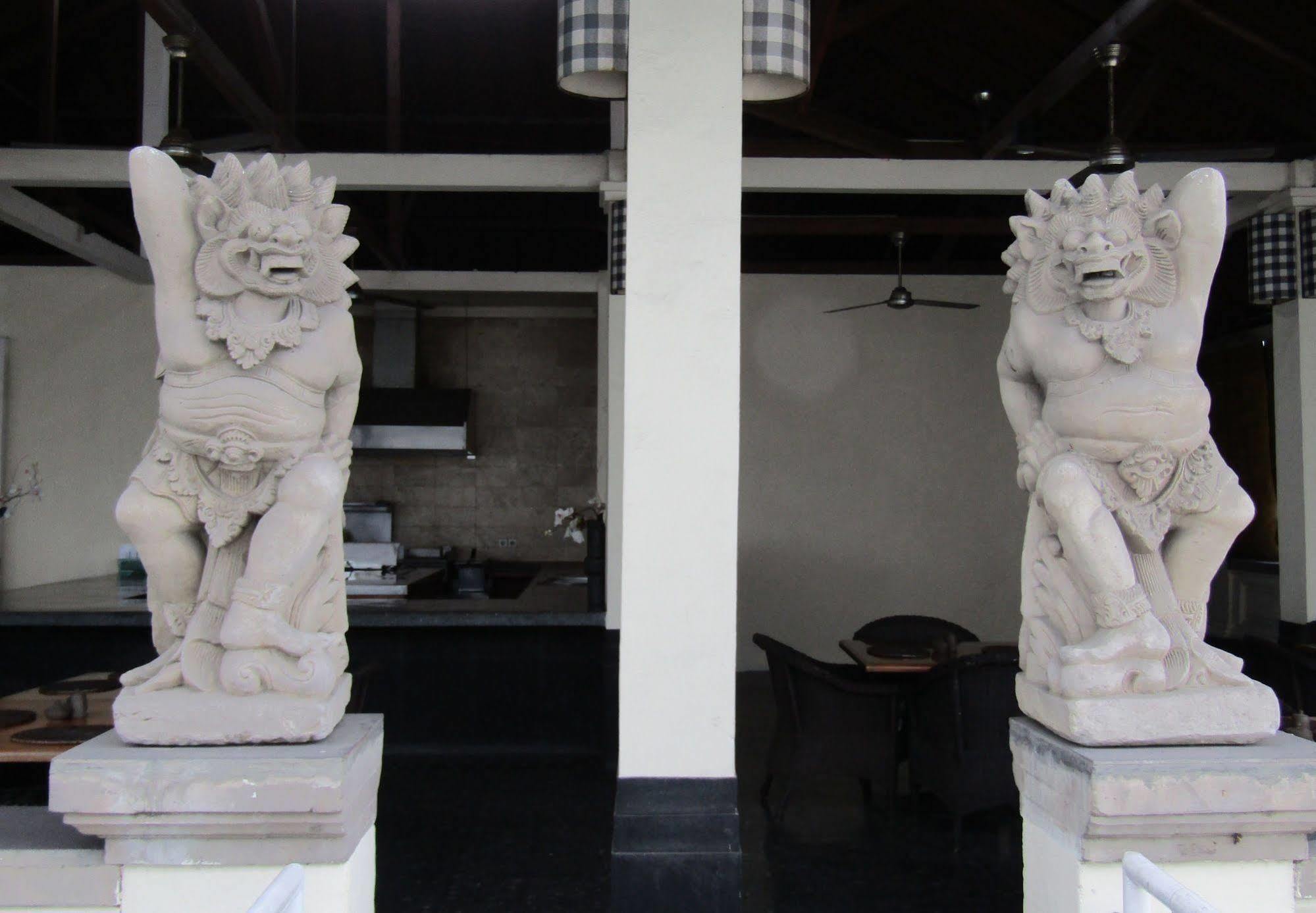 Capital O 93809 Wida Hotel Legian Dış mekan fotoğraf