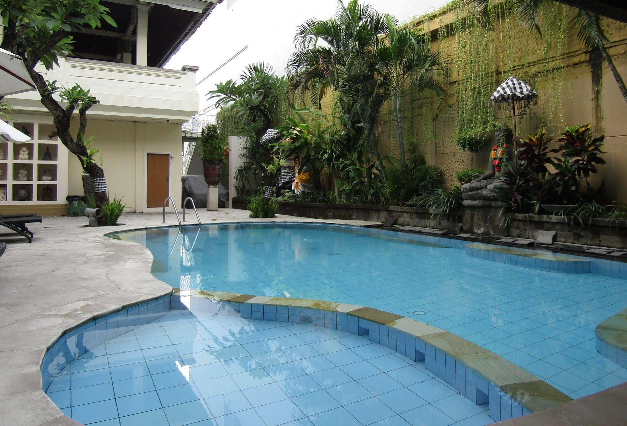Capital O 93809 Wida Hotel Legian Dış mekan fotoğraf