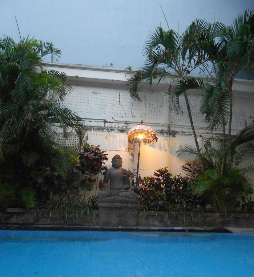 Capital O 93809 Wida Hotel Legian Dış mekan fotoğraf